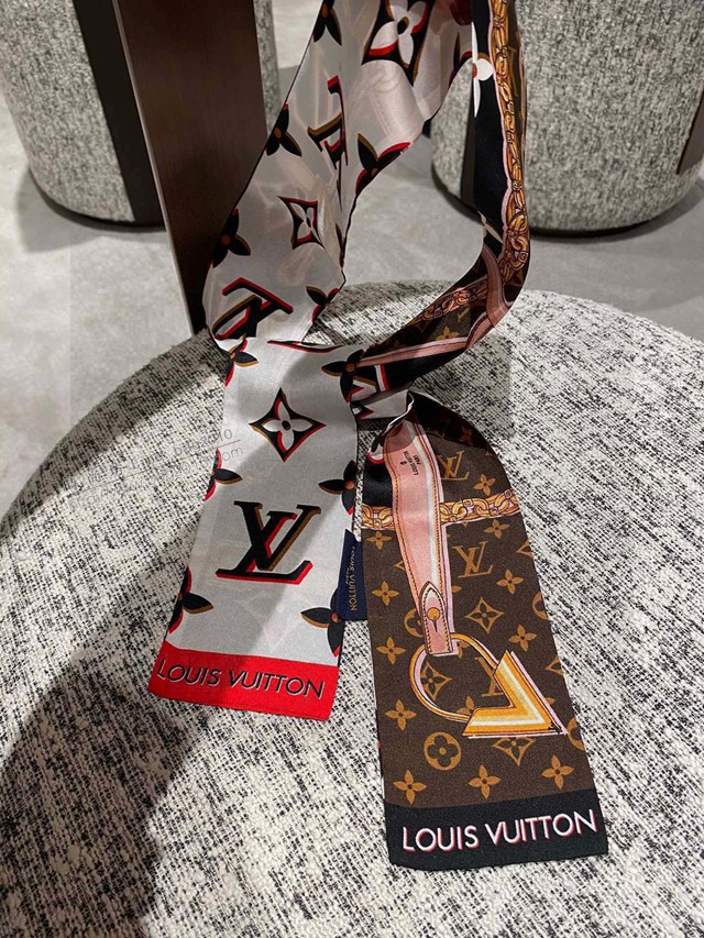 Louis Vuitton圍巾絲巾 路易威登專櫃最新款發帶小領巾 LV雙層真絲飄帶  mmj1536